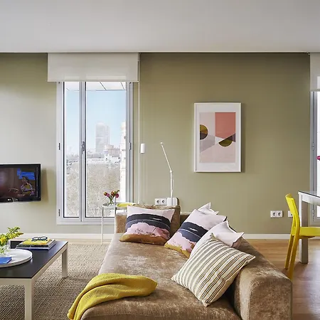 Lugaris Apartment *