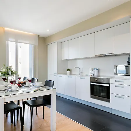 Lugaris Apartment *