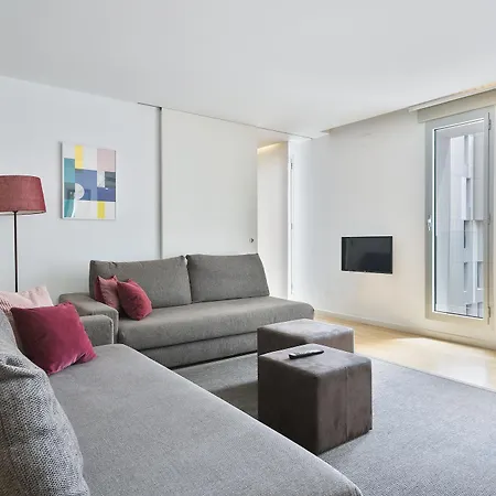 Lugaris Apartment *